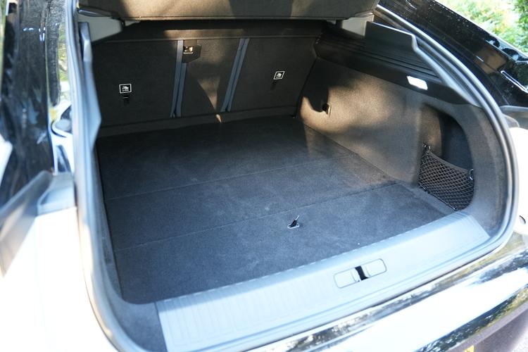DS No8 ESTATE 191kW Pallas 74kWh 5dr Auto